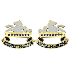 8th Cavalry Regiment Unit Crest (Honor and Courage) Army Unit Crests