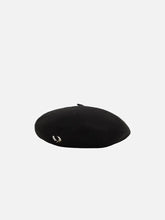FRED PERRY Beret – Black/Champagne, önden logo detayı
