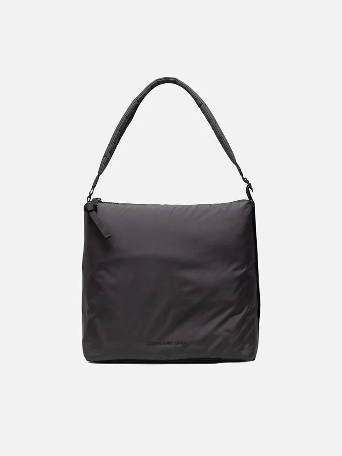 HERSCHEL Cloudform – Black, ön görünüm, yastıklı omuz askısı