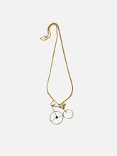 NES VINTAGE Vintage Gold Wire Bicycle Brooch Pendant Necklace - 1980s – altın, ön görünüm
