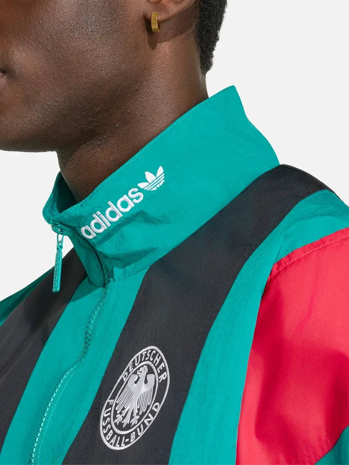 ADIDAS ORIGINALS Germany EQT Track Top - Equipment Green – yaka yakın çekim, adidas logo ve renk blokları