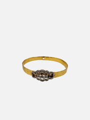 NES VINTAGE Hammered Gold Cuff with 1950s Marcasite Centrepiece – altın, önden görünüm