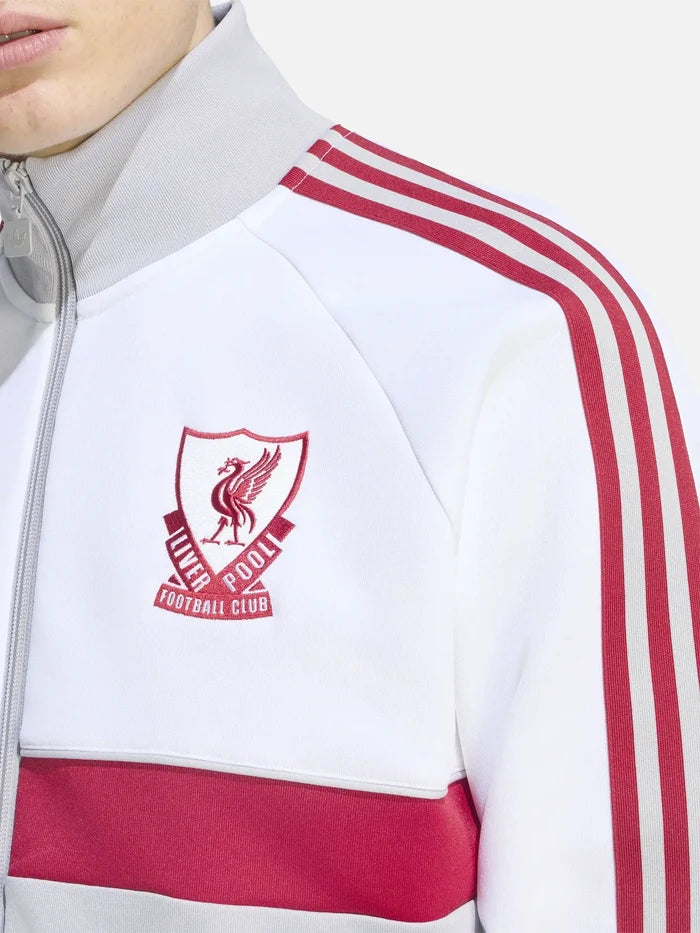ADIDAS ORIGINALS Liverpool FC OG2 Track Top – White/Grey Two, önden görünüm, göğüs logosu yakın çekim