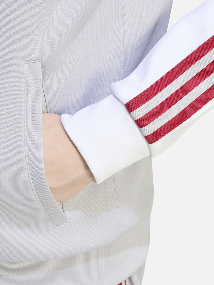 ADIDAS ORIGINALS Liverpool FC OG2 Track Top – White/Grey Two, yan görünüm, koldaki kırmızı çizgili manşet