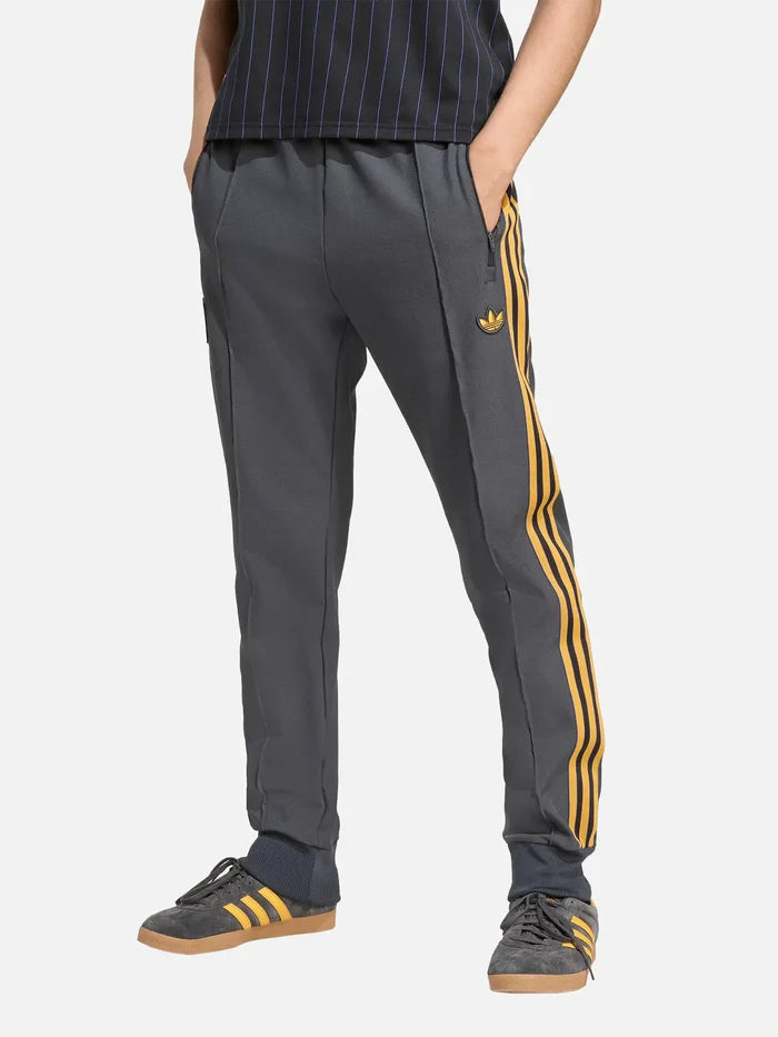 ADIDAS ORIGINALS Manchester United Terrace Icons Track Pants "Utility Black" - Uncategorized EŞOFMAN ALTI