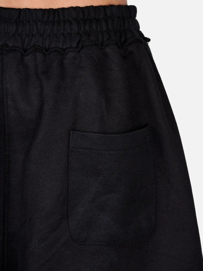 shopi go Ohara Bermuda Shorts - Black – siyah, bel bandı yakın çekimi, arka cep detayı