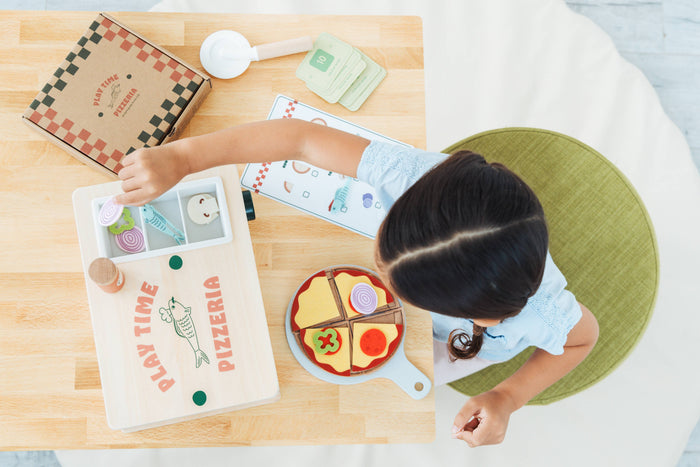 Pearhead Wooden Pizzeria Toy Set, 18-Piece Pizza Pretend Play Food