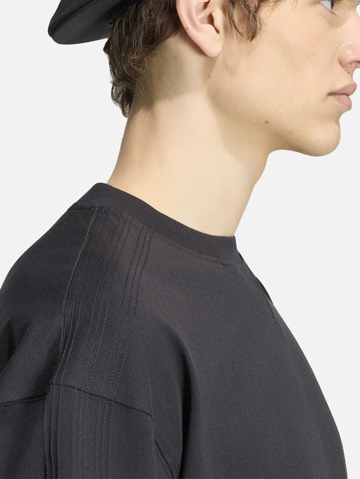 ADIDAS ORIGINALS Premium Essentials T-Shirt – siyah, yan görünüm