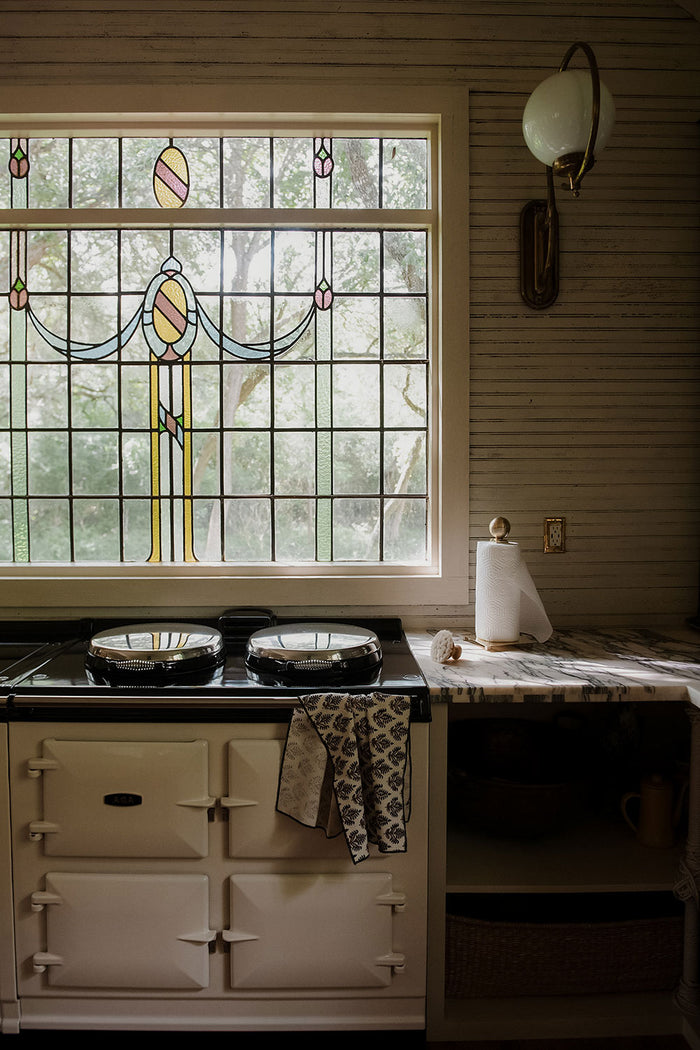 Roan Iris Paper Towel Holder