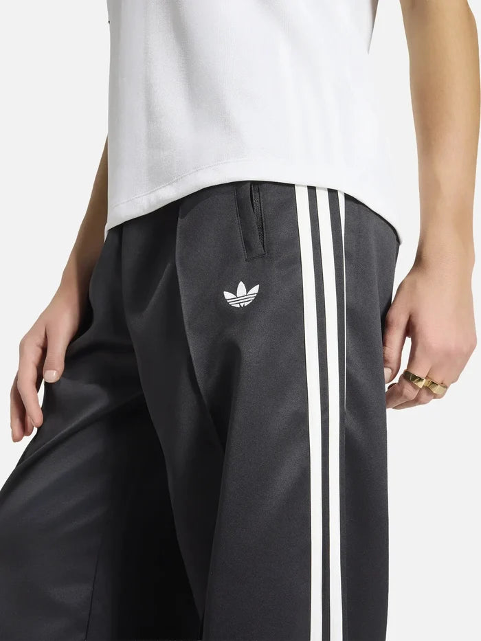 shopi go Adidas Originals Satin SST Track Pants – Black, yan görünüm