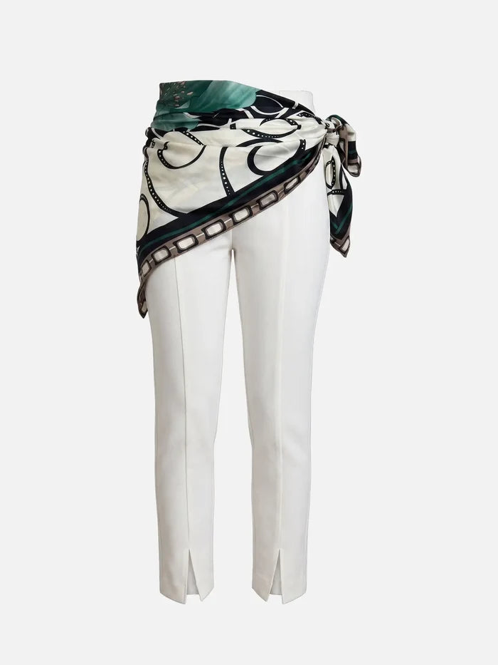 CULT FORM Scarf Belt Pants – beyaz, belde fularlı görünüm