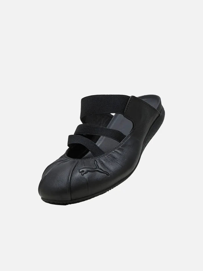 PUMA Speedcat Mule Wns Black – önden görünüm, kayışlı tasarım