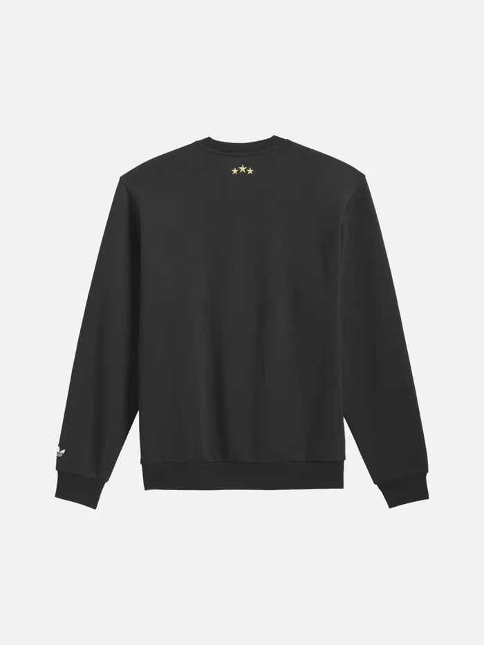 ADIDAS ORIGINALS Thrasher x AFA Argentina Crew 2 - Black – arka görünüm, üst sırtında üç altın yıldız