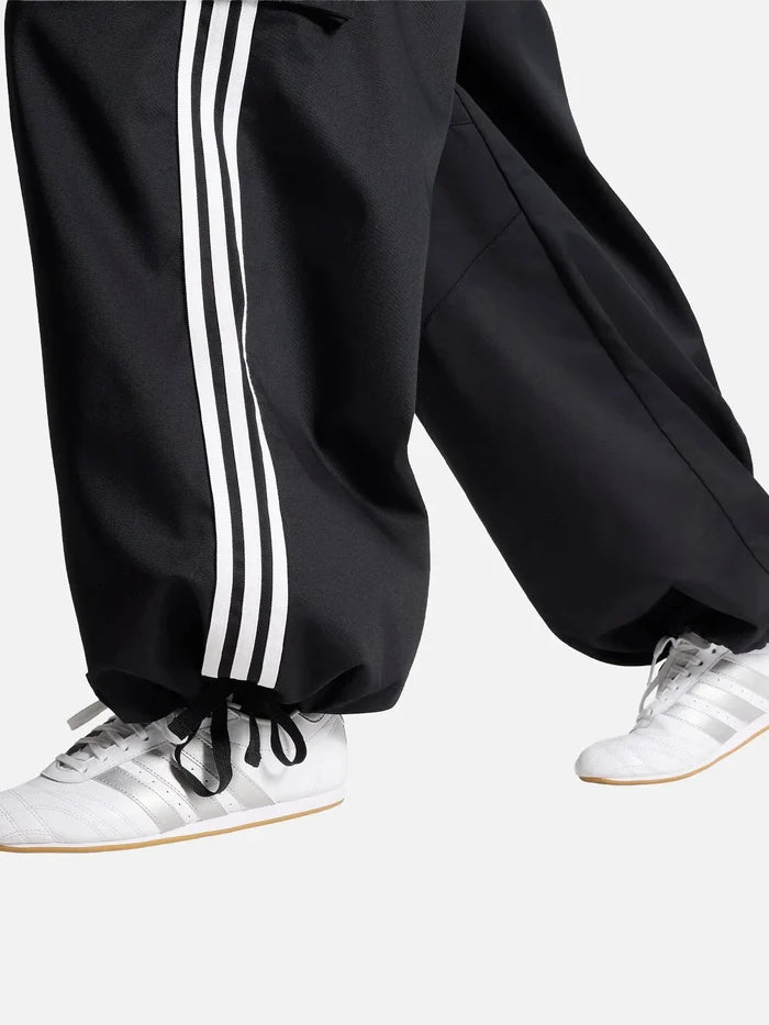 ADIDAS ORIGINALS Twill 3-Stripes Cargo Pants - Black/White – siyah-beyaz, yan görünüm
